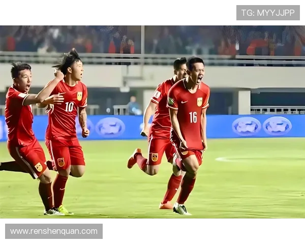 中国足球队备战世界杯预选赛新阵容曝光 球迷期待新星崭露头角