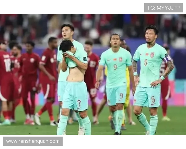 亚洲杯小组赛爆冷局面升级多支强队提前陷入淘汰风险震撼足球世界