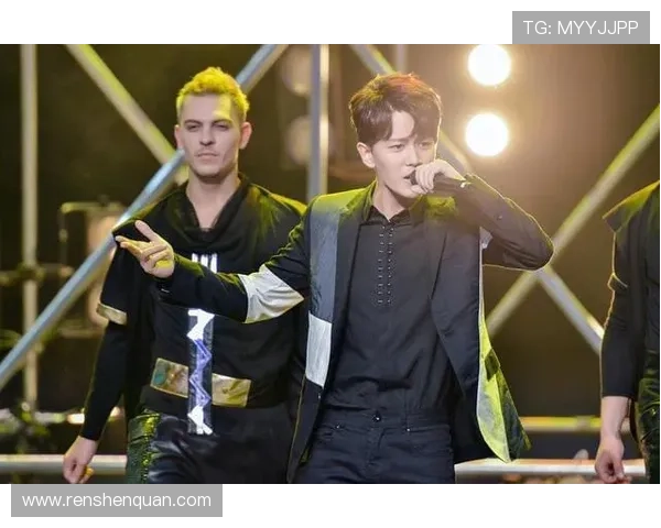 国家队逆转夺冠引爆全场激情新赛季备受关注挑战升级表现亮眼前景